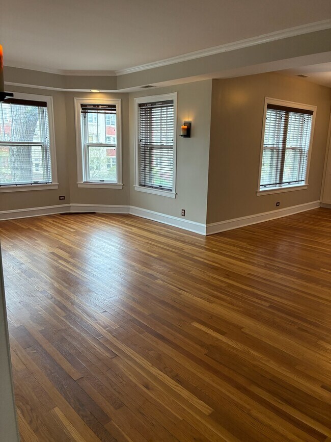 Building Photo - 801 Erie St