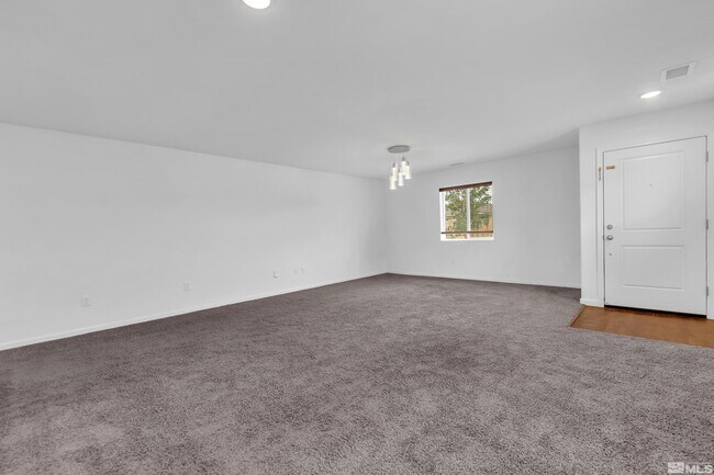 Building Photo - 698 Valmy Dr