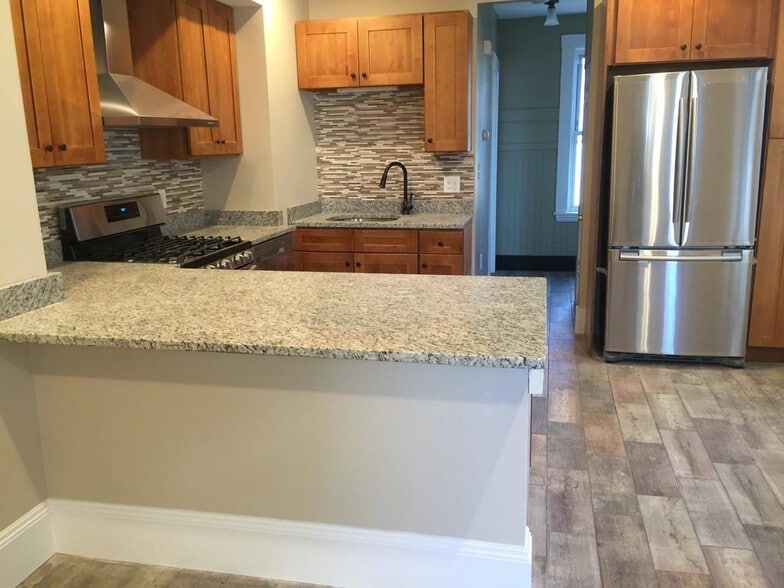 Building Photo - 23 Alston St