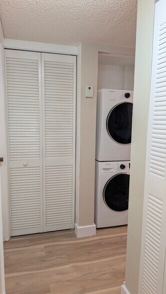 A/C - 10450 SW 157th Ct