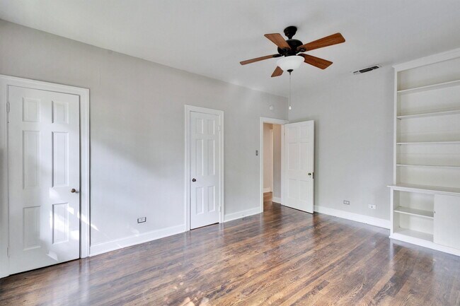 Building Photo - 1511 W 30th St