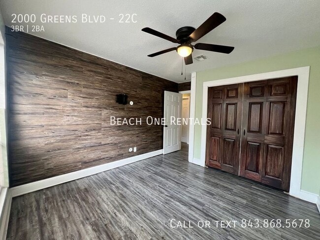 Building Photo - 2000 Greens Blvd