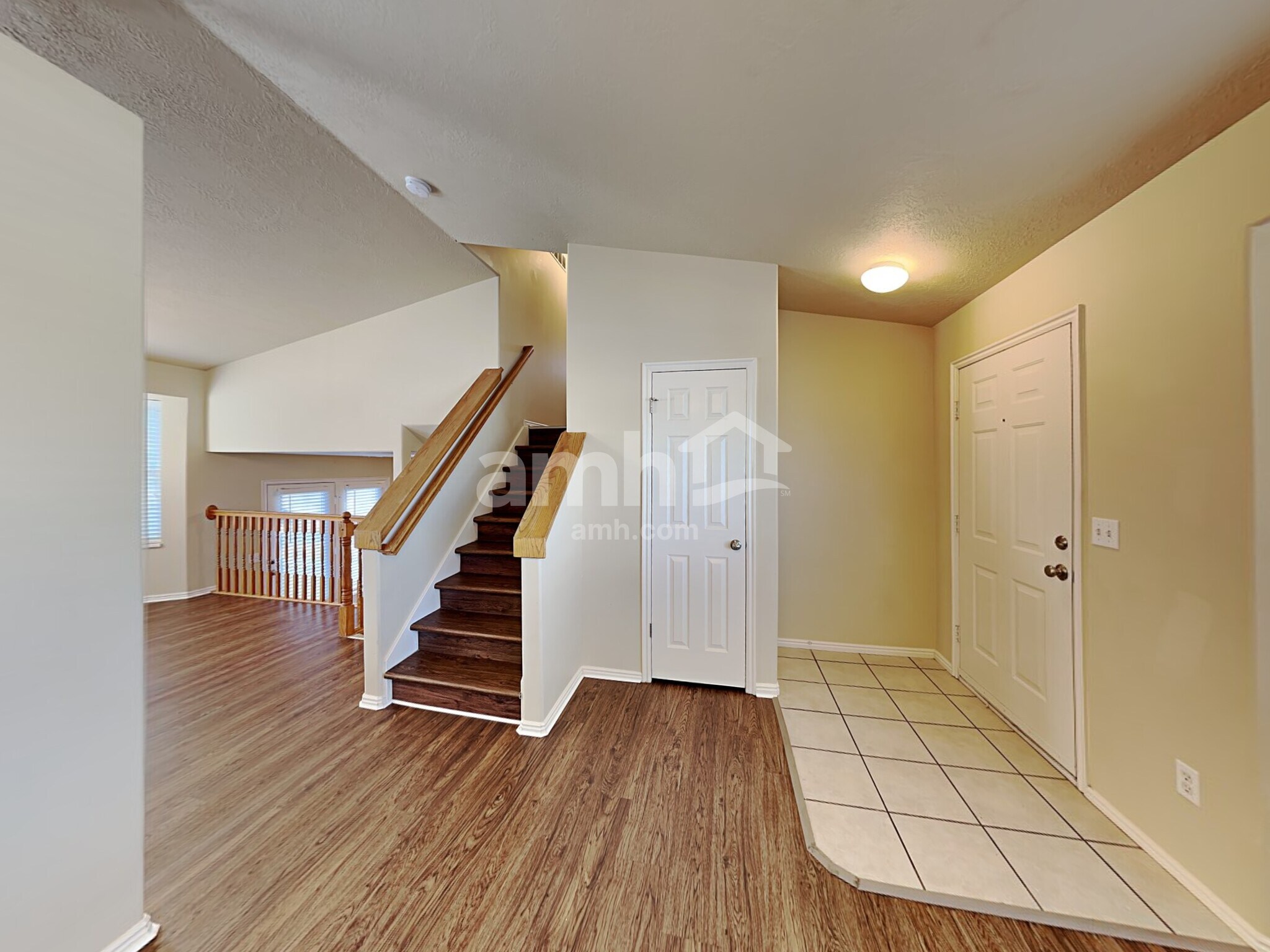 Building Photo - 816 Crimson Ln
