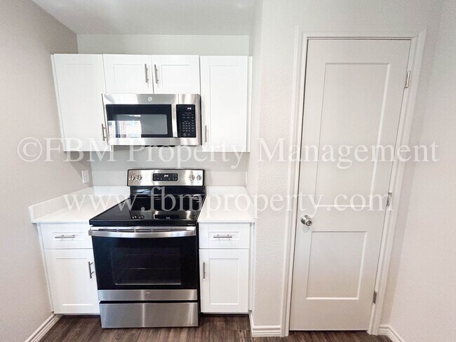 Building Photo - Hidden Creek, Unit 512 - 2 Bedroom, 2 Bathroom Beautiful Apartment Home in Ennis, TX! $500 OFF at...