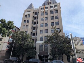 Building Photo - 634 S Gramercy Pl