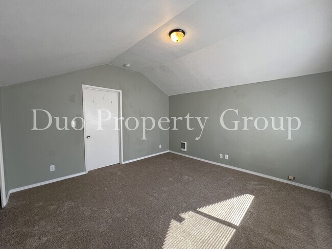 Building Photo - 2035 Harvard Dr