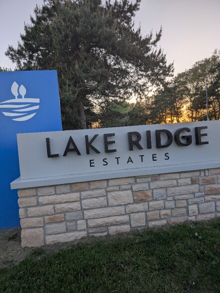 Building Photo - 944 Spring Ridge Dr