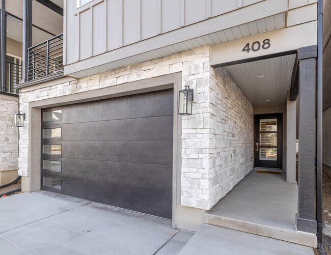 Building Photo - 408 S 680 E
