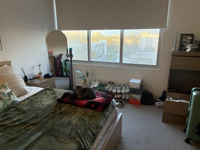 Building Photo - 1000 West Ave