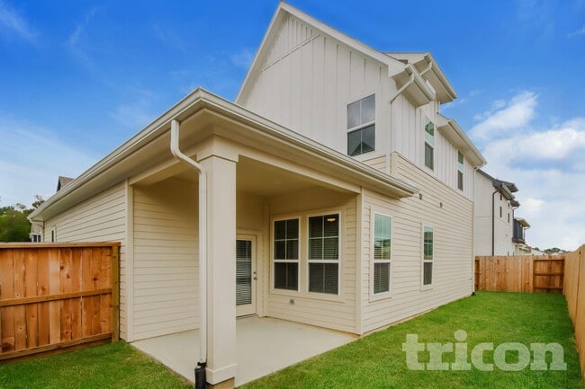 Building Photo - 9835 Willow Creek Commerce Dr