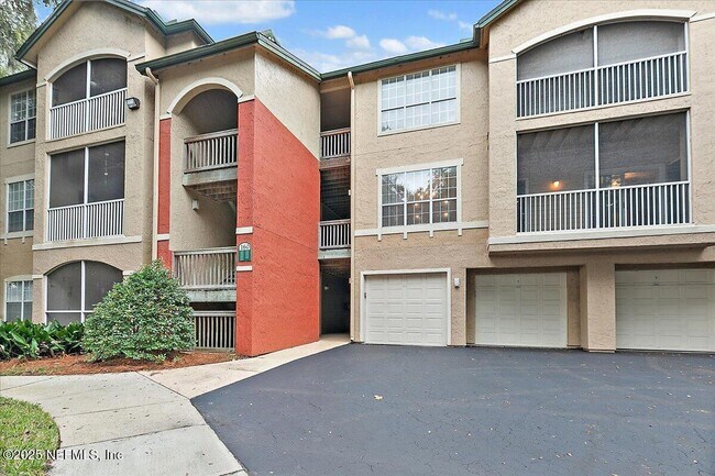 Primary Photo - 160 Veracruz Dr