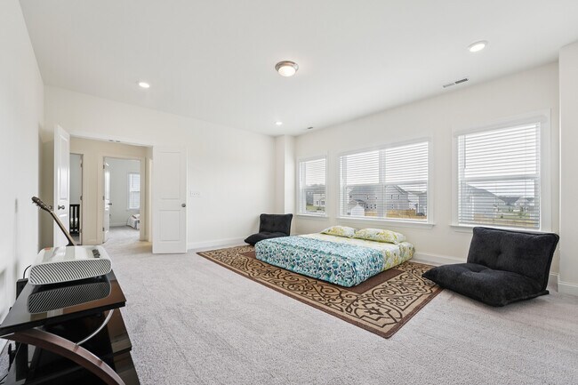 Building Photo - 200 Cloud Berry Ln