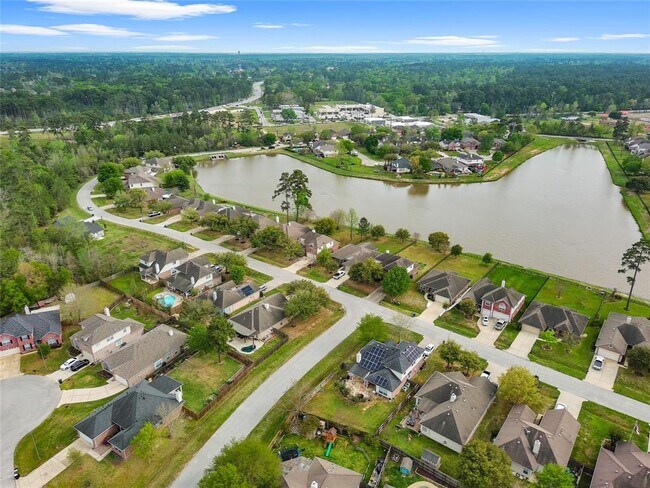 Building Photo - 9219 E Lakeside Dr