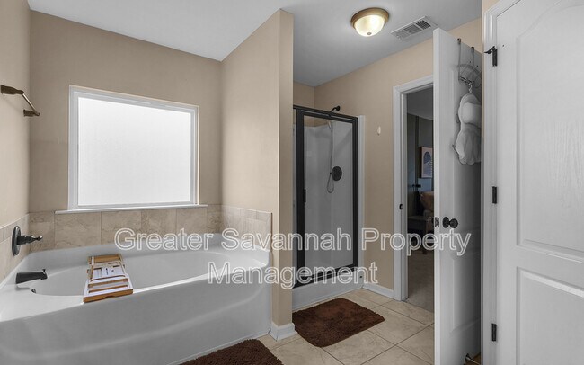 Building Photo - 113 Greystone Dr