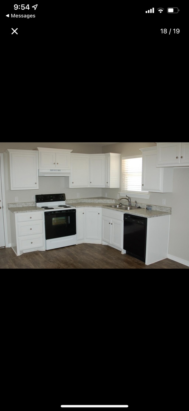 Building Photo - 2 Bed 2 Bath Duplex!