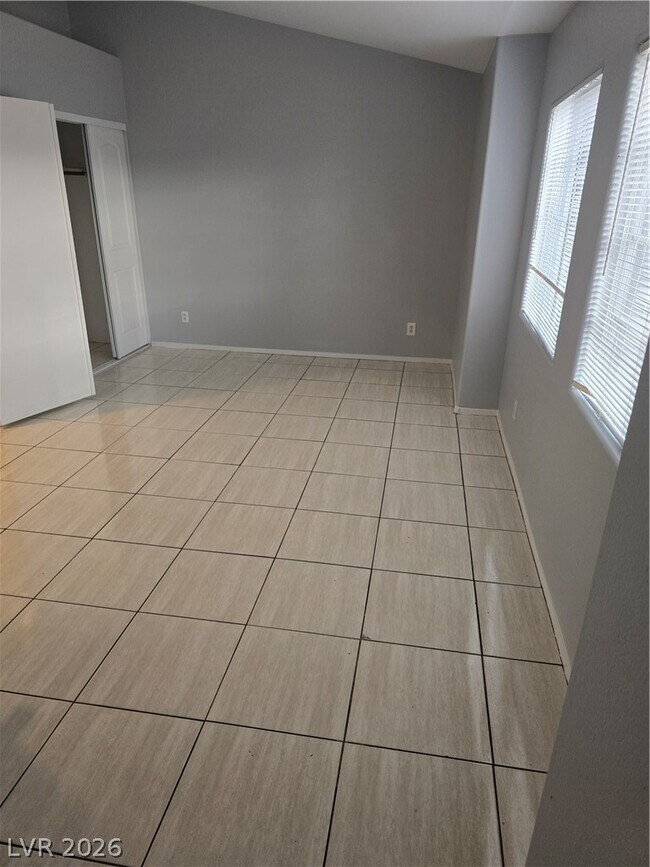 Building Photo - 5843 Berry Hill Ln