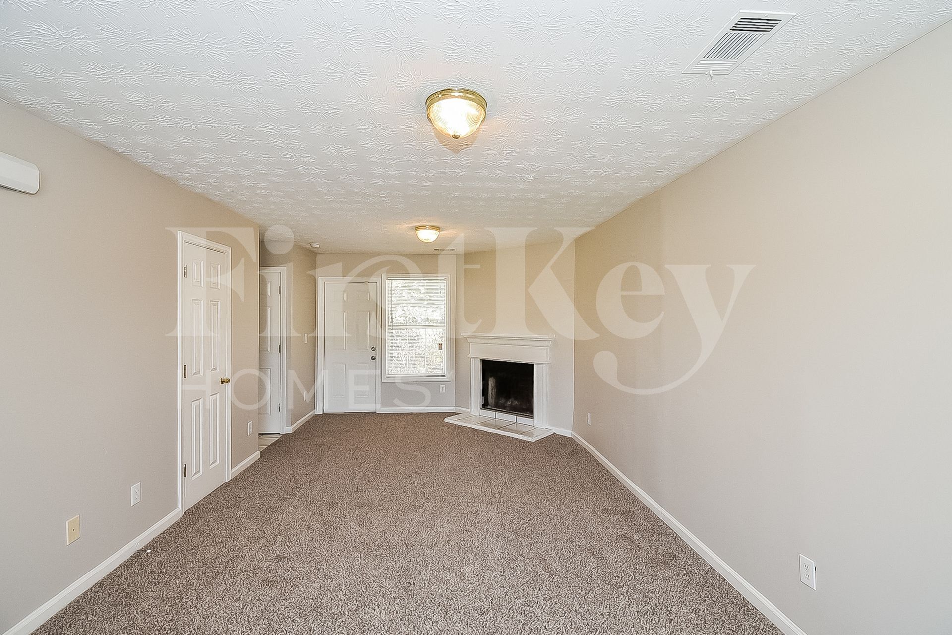 Building Photo - 5205 Alexander St