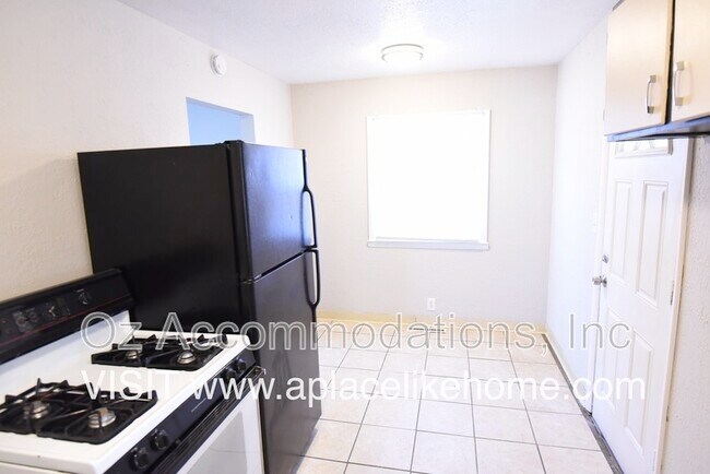 Building Photo - 8107 E 89th Ter