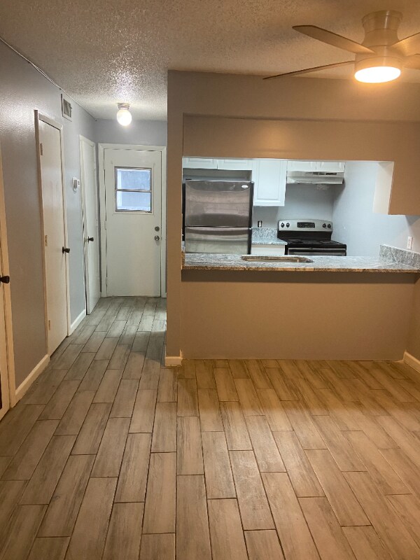 Building Photo - 4871 W McElroy Ave