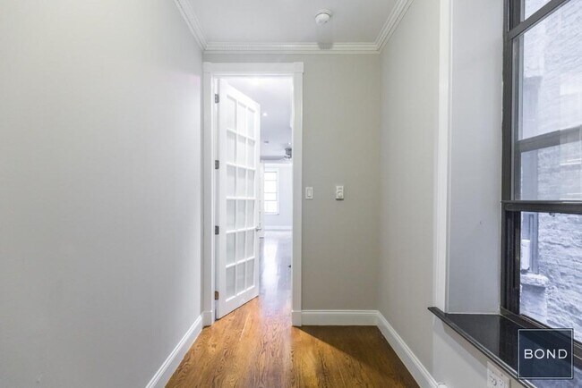Building Photo - 3 W 103rd St