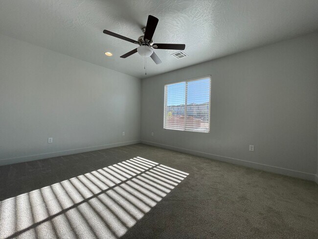 Building Photo - 3168 E Sky Rim Wy