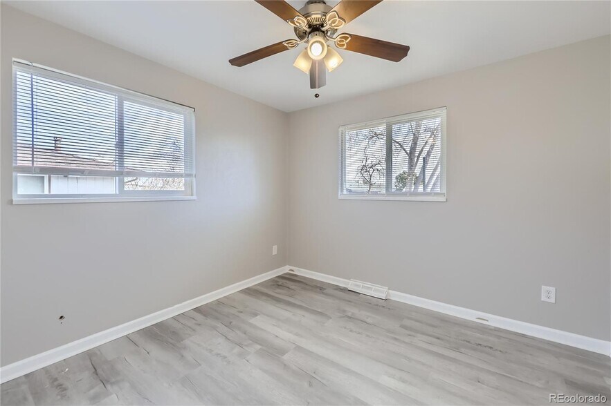 Building Photo - 8876 Lipan St