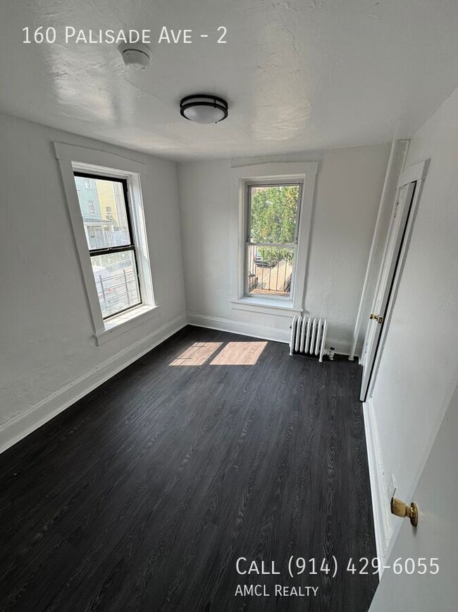 Building Photo - 160 Palisade Ave