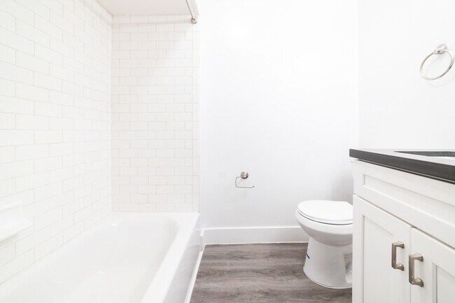 Building Photo - 2233 Ridgeley Dr