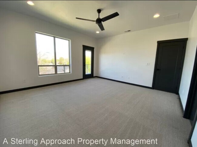 Building Photo - Close to Micron! Luxury Town Home With Two...
