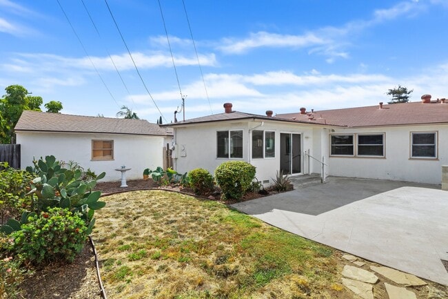 Building Photo - Lovely College Area Home