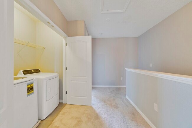 Building Photo - 312 Arbor Lakes Dr