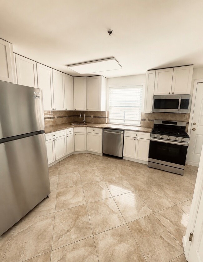 Building Photo - 88-02 Rockaway Beach Blvd