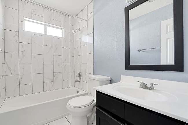 Building Photo - "Charming 3-Bedroom Home in El Paso with Spacious Living Areas – 1251 Sq Ft of Comfort!"