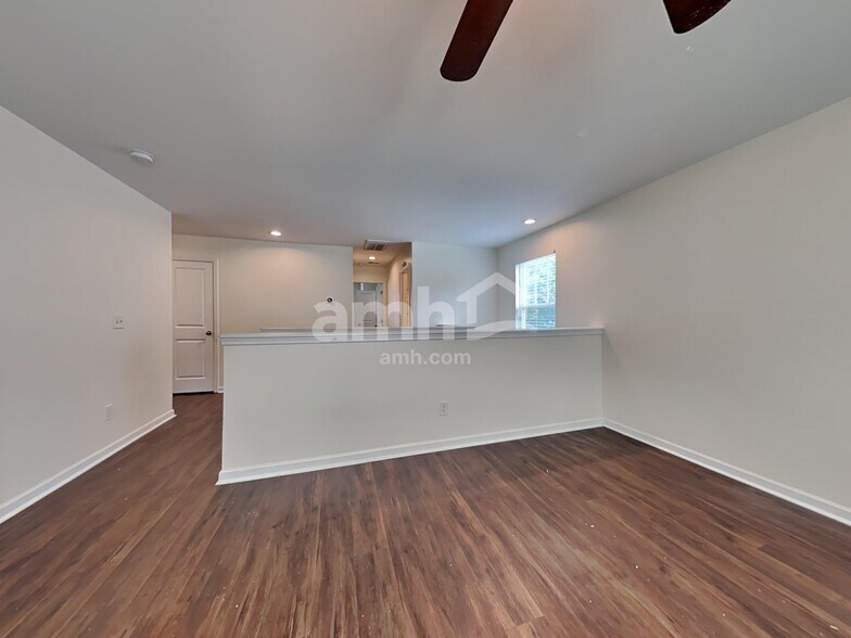 Building Photo - 138 Blackwater Way