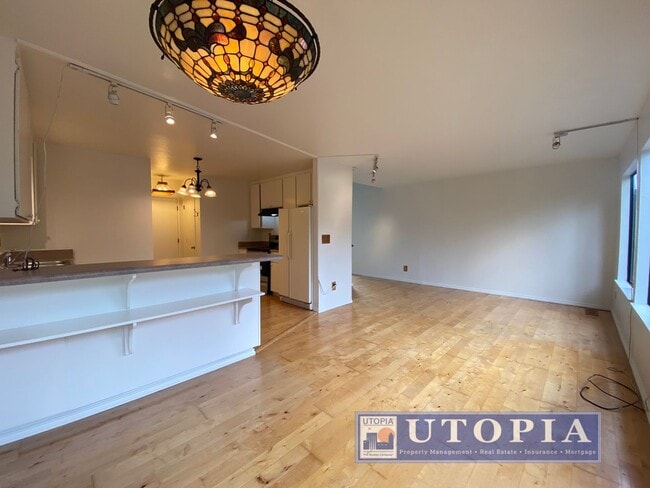 Building Photo - Charming 3 bed, 1.5 bath home in Live Oak, close to the beach and local markets