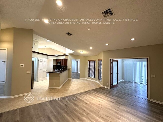 Building Photo - 13036 Meadowbreeze Dr