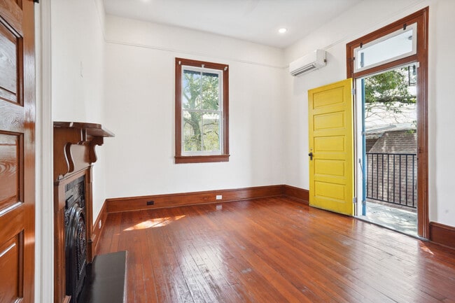 Building Photo - 507-09 Short St