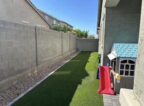 Building Photo - 2731 S Eastridge