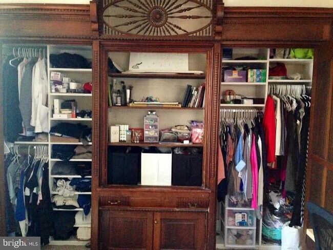 Building Photo - 1906 Fairmount Ave