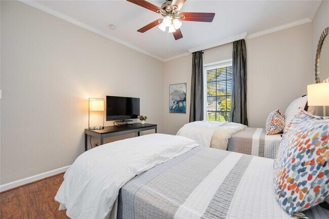 Building Photo - 4515 Briar Hollow Pl