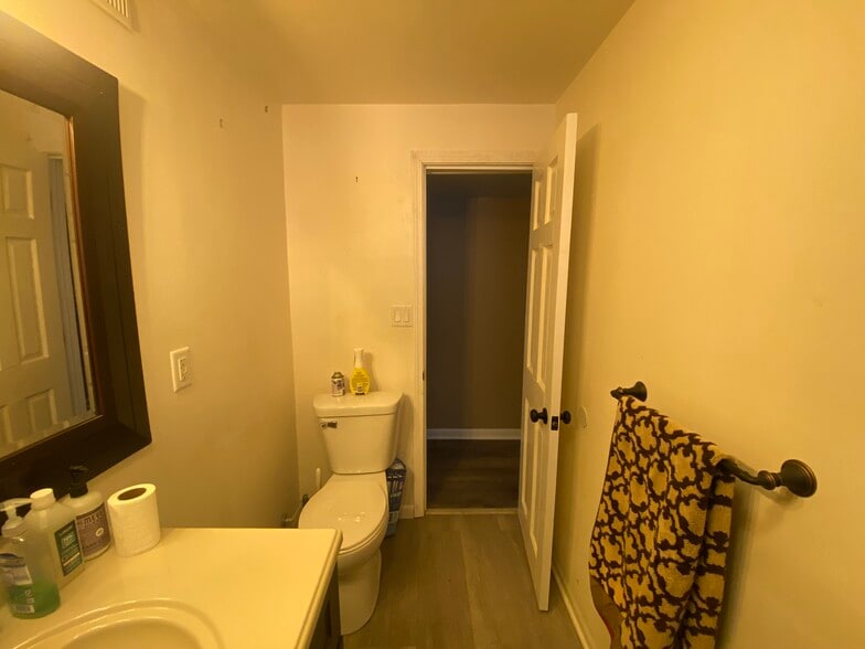 Bathroom - 2850 S 35th St
