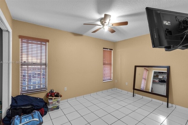 Building Photo - 7562 W 32nd Ct