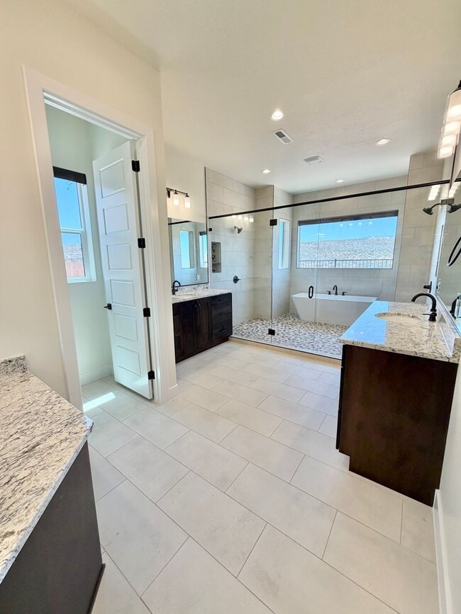 Building Photo - Beautiful Single-Level Home with Trail Access & Stunning Views!!! Pet Friendly!