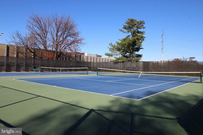 Building Photo - 1225 Martha Custis Dr