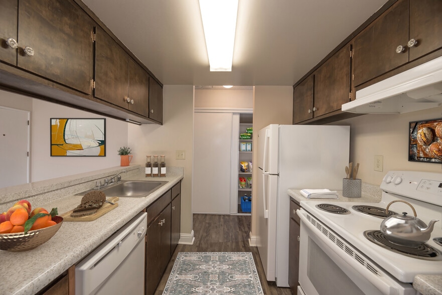 Building Photo - Fulton Oaks Apartments