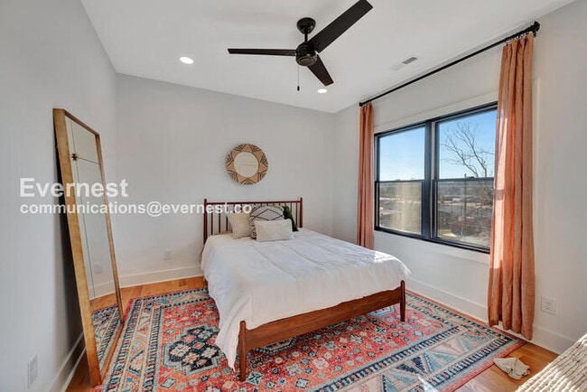 Building Photo - 3 Bed/3 Bath Home with Garage / Pet-Friendly / Available Now!