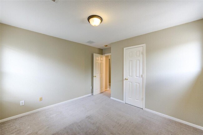 Building Photo - 6114 Breezy Hollow Ln