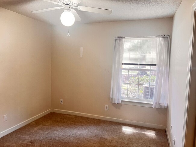 Building Photo - Beautiful, 1st Floor Unfurnished,  Bedroom Condo at Riverwoods in Murrells Inlet!