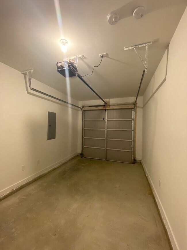 Building Photo - Home for Rent in Calera, AL!!! Available t...