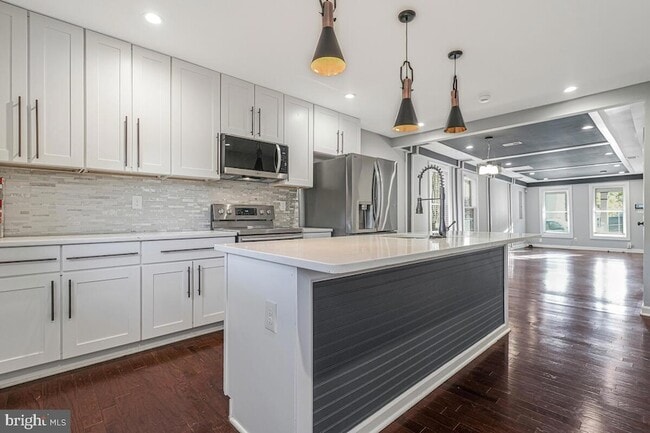 Building Photo - 312 57th St NE